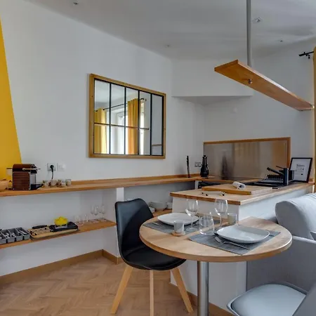 Appartamento 30 M Decorated In The Heart Of Downtown *